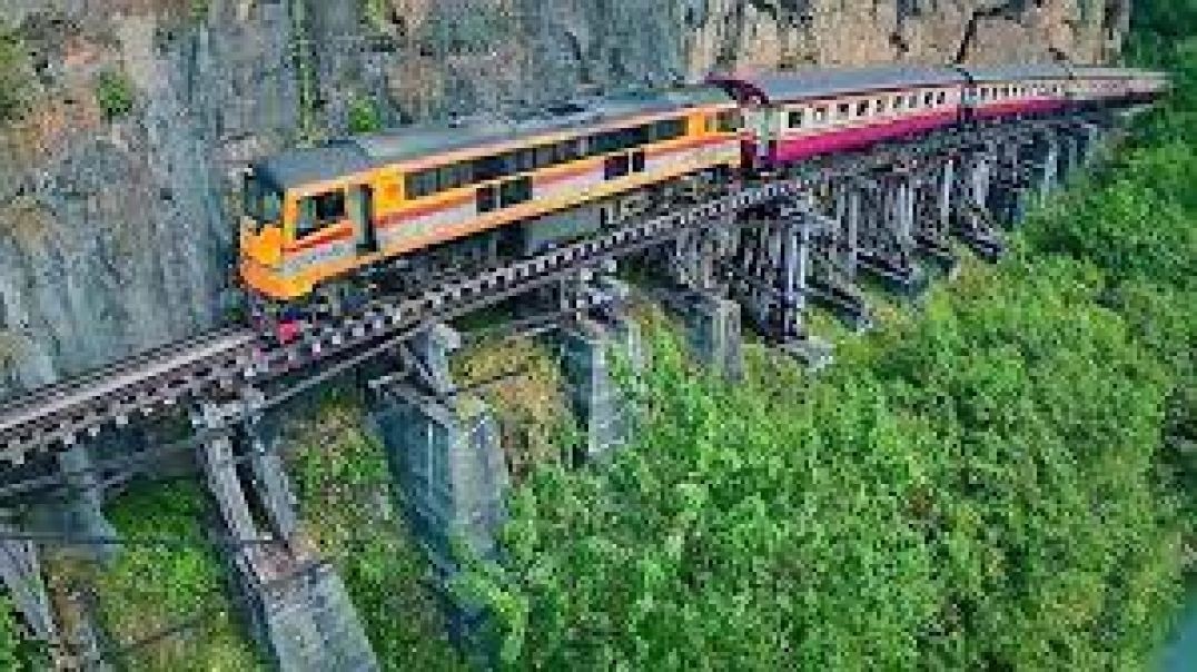 ⁣World Most Dangerous Railway Tracks India